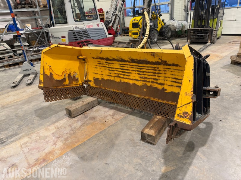 2008 Tellefsdal Klappvnge - klar for nye oppdrag - Implemento para Maquinaria de construcción: foto 1 2008 Tellefsdal Klappvnge - klar for nye oppdrag - Implemento para Maquinaria de construcción: foto 1