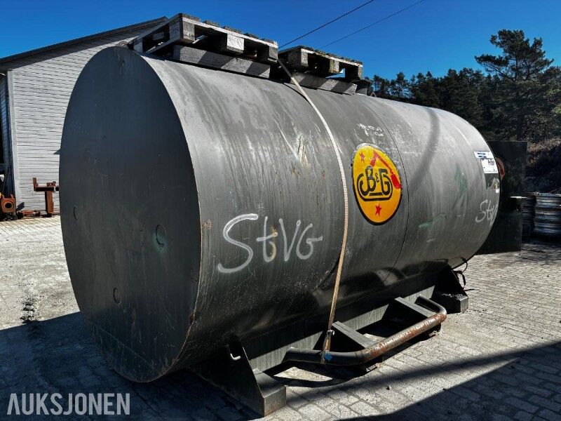 2012 FUEL PROOF DIESELTANK 10.000L - PIUSI PUMPE 2026 - 230V - Implemento para Maquinaria de construcción: foto 4 2012 FUEL PROOF DIESELTANK 10.000L - PIUSI PUMPE 2026 - 230V - Implemento para Maquinaria de construcción: foto 4