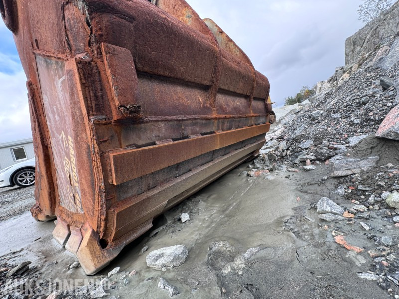 2014 Gjerstad Graveskuff / Lasteskuffe - 4500 L - 4,5 m3 - Nysveiset - Implemento para Maquinaria de construcción: foto 5 2014 Gjerstad Graveskuff / Lasteskuffe - 4500 L - 4,5 m3 - Nysveiset - Implemento para Maquinaria de construcción: foto 5