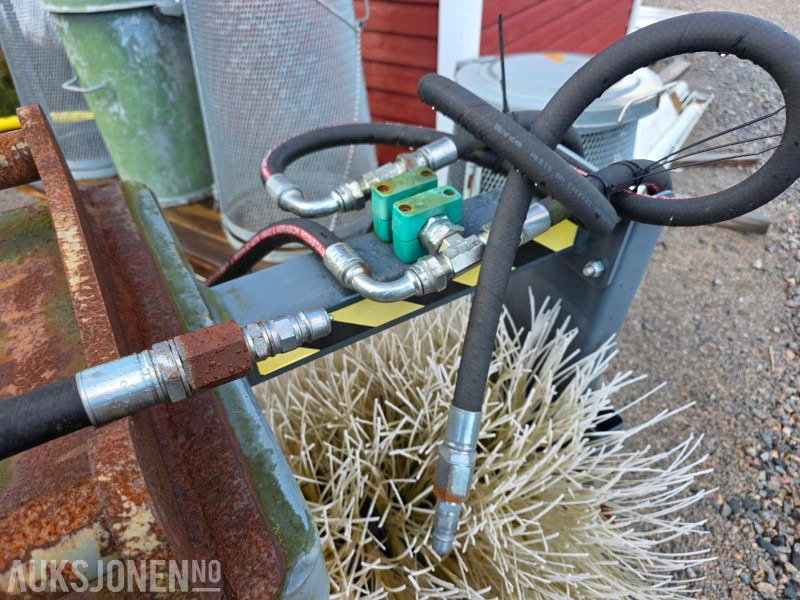 2017 TAH1300S hydraulisk feiebørste / Kost - Implemento para Maquinaria de construcción: foto 5 2017 TAH1300S hydraulisk feiebørste / Kost - Implemento para Maquinaria de construcción: foto 5