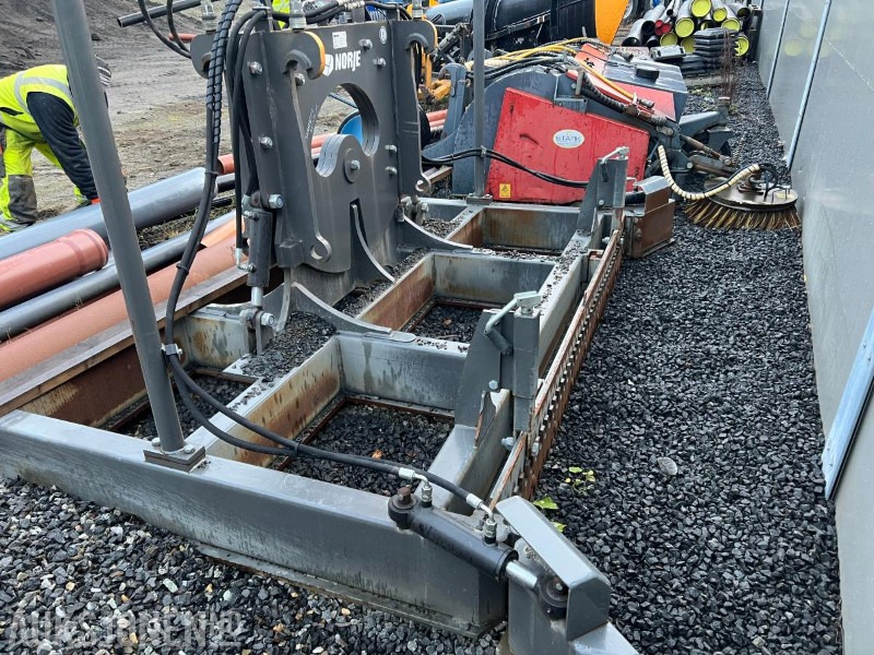 2021 Norje Justeringsbjelke/avrettningsbjelke 2880 mm - Implemento para Maquinaria de construcción: foto 1 2021 Norje Justeringsbjelke/avrettningsbjelke 2880 mm - Implemento para Maquinaria de construcción: foto 1