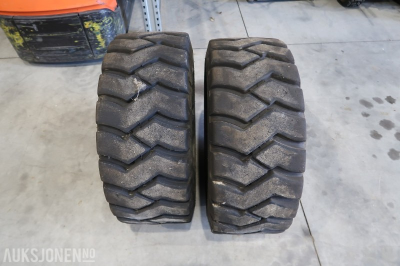 BKT Truckdekk PL801 - 2 stk 300-15 NHS - Implemento para Maquinaria de construcción: foto 2 BKT Truckdekk PL801 - 2 stk 300-15 NHS - Implemento para Maquinaria de construcción: foto 2