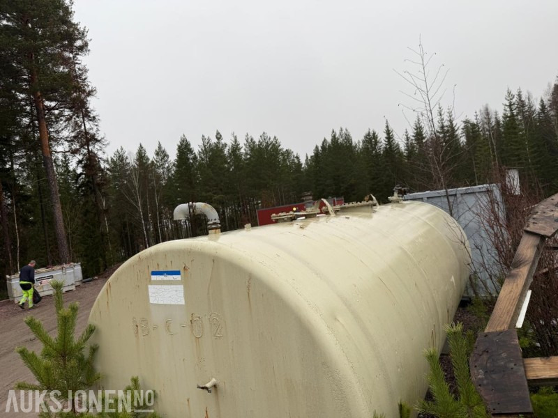 Dieseltank volum 8-10m3 - Implemento para Maquinaria de construcción: foto 4 Dieseltank volum 8-10m3 - Implemento para Maquinaria de construcción: foto 4