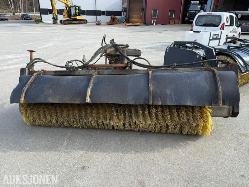 Holms SH 3.0 Feiekost m / BM Feste – komplett med hydraulikk - Implemento para Maquinaria de construcción: foto 2 Holms SH 3.0 Feiekost m / BM Feste – komplett med hydraulikk - Implemento para Maquinaria de construcción: foto 2