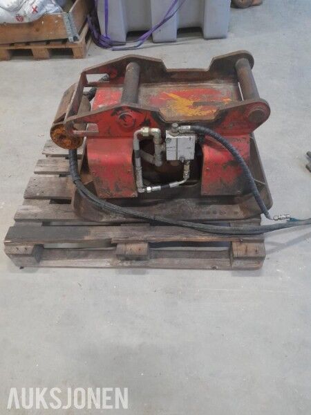 Hydraulisk vibroplate til gravemaskin - S60 feste. - Implemento para Maquinaria de construcción: foto 2 Hydraulisk vibroplate til gravemaskin - S60 feste. - Implemento para Maquinaria de construcción: foto 2