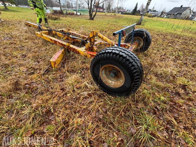 Tilhengermontert veiskrape / hydraulisk - Implemento para Maquinaria de construcción: foto 3 Tilhengermontert veiskrape / hydraulisk - Implemento para Maquinaria de construcción: foto 3