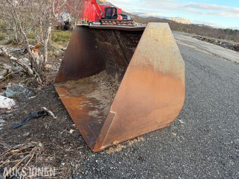 Volvo Snøskuffe ca 5 kubikk med BM-feste - Implemento para Maquinaria de construcción: foto 1 Volvo Snøskuffe ca 5 kubikk med BM-feste - Implemento para Maquinaria de construcción: foto 1