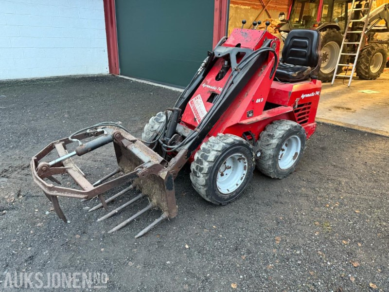 1999 Agromatic 740 Minilaster m/Silograbb/krokodille - Maquinaria agrícola: foto 1 1999 Agromatic 740 Minilaster m/Silograbb/krokodille - Maquinaria agrícola: foto 1