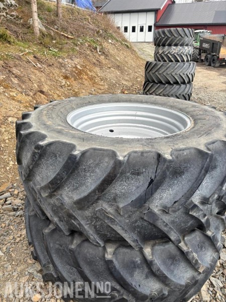 2016 Komplette traktordekk til Fendt 724 Mitas - Maquinaria agrícola: foto 5 2016 Komplette traktordekk til Fendt 724 Mitas - Maquinaria agrícola: foto 5