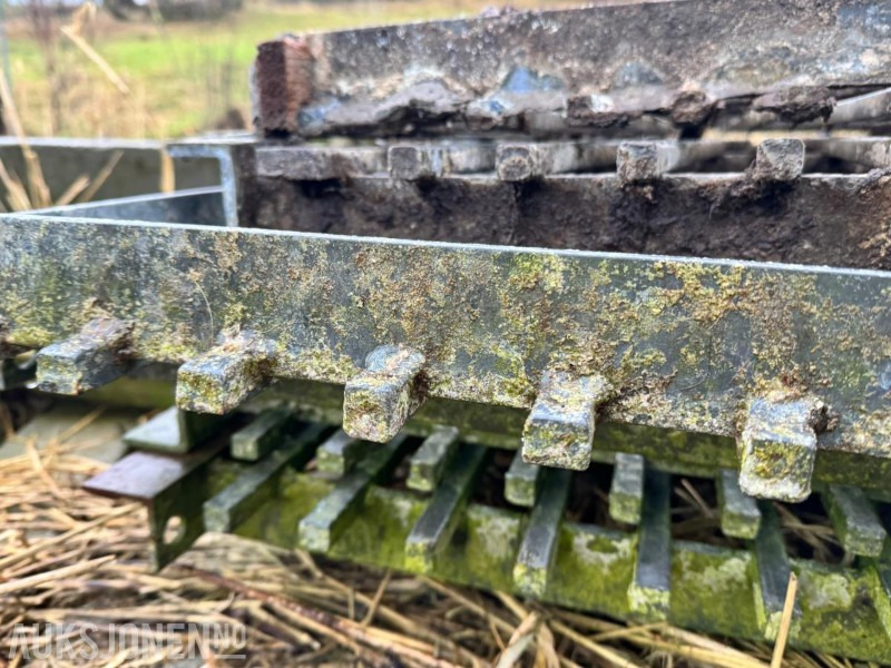 Firkantstålrister / gjødselrister for storfe - 3 stk på 1,2 meter og 5 stk på 2,4 meter - Maquinaria agrícola: foto 5 Firkantstålrister / gjødselrister for storfe - 3 stk på 1,2 meter og 5 stk på 2,4 meter - Maquinaria agrícola: foto 5