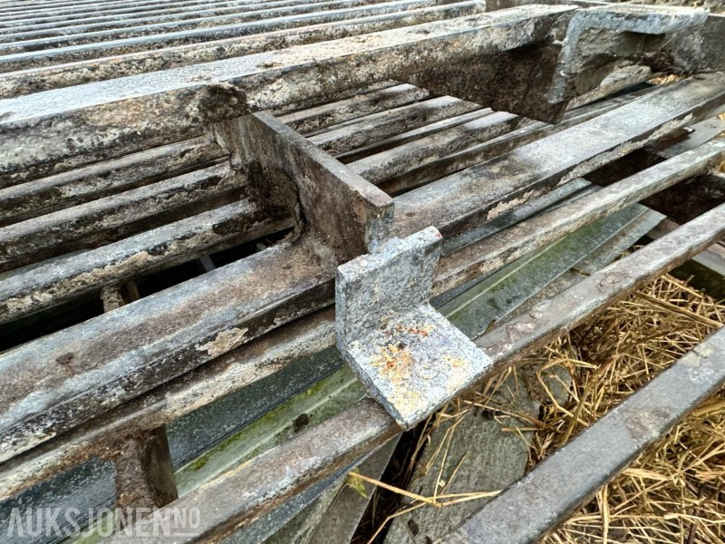 Firkantstålrister / gjødselrister for storfe - 3 stk på 1,2 meter og 5 stk på 2,4 meter - Maquinaria agrícola: foto 4 Firkantstålrister / gjødselrister for storfe - 3 stk på 1,2 meter og 5 stk på 2,4 meter - Maquinaria agrícola: foto 4