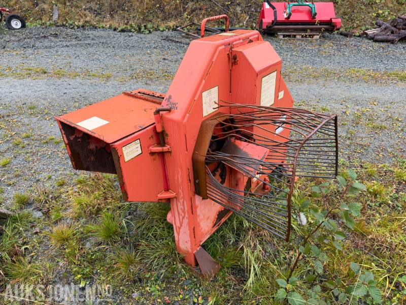 Tume PK200 – PTO-drevet vedkløyver / vedmaskin Tume PK200 – PTO-drevet vedkløyver / vedmaskin - Maquinaria agrícola: foto 4 Tume PK200 – PTO-drevet vedkløyver / vedmaskin Tume PK200 – PTO-drevet vedkløyver / vedmaskin - Maquinaria agrícola: foto 4