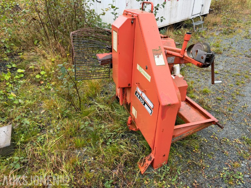 Tume PK200 – PTO-drevet vedkløyver / vedmaskin Tume PK200 – PTO-drevet vedkløyver / vedmaskin - Maquinaria agrícola: foto 2 Tume PK200 – PTO-drevet vedkløyver / vedmaskin Tume PK200 – PTO-drevet vedkløyver / vedmaskin - Maquinaria agrícola: foto 2
