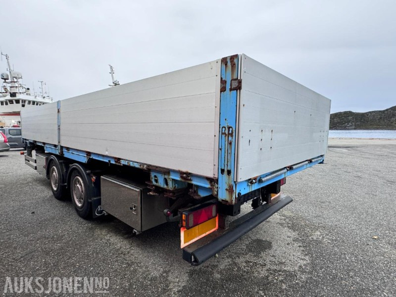 2002 Goebel & Sohn Containerchassi / Boggi kjerre med Kögel ER 74 Vekselflak med aluminiumskarmer - Supersingel hjul - Remolque: foto 4 2002 Goebel & Sohn Containerchassi / Boggi kjerre med Kögel ER 74 Vekselflak med aluminiumskarmer - Supersingel hjul - Remolque: foto 4