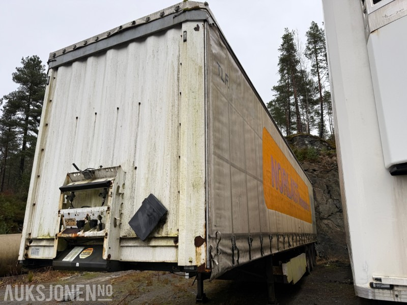 Krone Profi Liner Nordic SD kapellsemi – hevbart tak – medbringertruck-feste – åpning begge sider - Remolque: foto 1 Krone Profi Liner Nordic SD kapellsemi – hevbart tak – medbringertruck-feste – åpning begge sider - Remolque: foto 1
