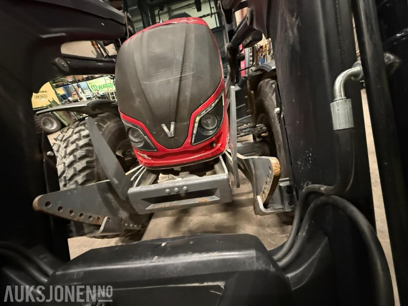 Valtra A104 m Laster, skuffe og pallegaffel - Tractor: foto 4 Valtra A104 m Laster, skuffe og pallegaffel - Tractor: foto 4