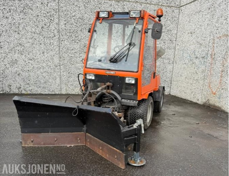 2002 Holder C240 Traktorregistrert redskapsbærer med 4x4 brøyteskjær og strøer - Vehículo municipal: foto 5 2002 Holder C240 Traktorregistrert redskapsbærer med 4x4 brøyteskjær og strøer - Vehículo municipal: foto 5