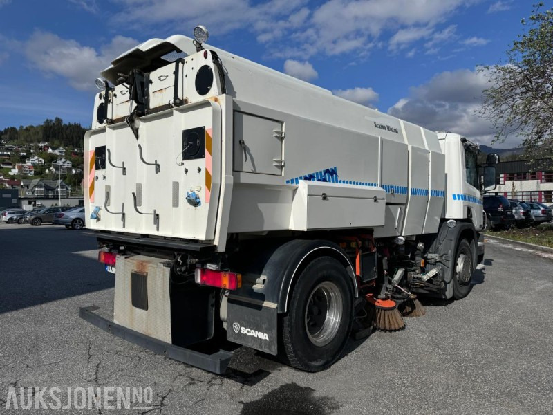 2006 Scania P340 DB - 4X2 - HNA Feiebil - Gått kun 99.688 km - Vehículo municipal: foto 4 2006 Scania P340 DB - 4X2 - HNA Feiebil - Gått kun 99.688 km - Vehículo municipal: foto 4