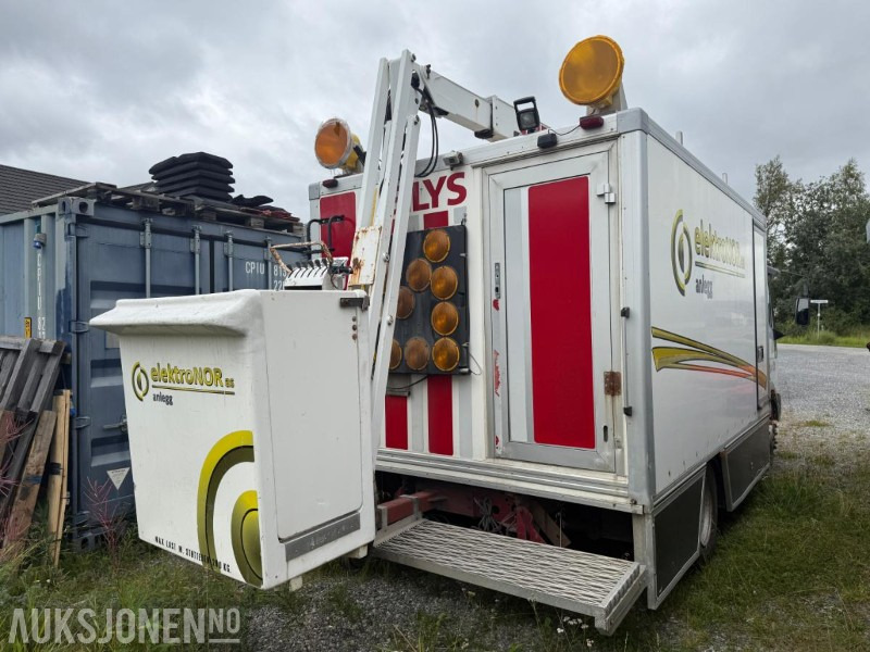 Iveco EuroCargo liftbil med kurv - 179 571 km - Webasto - Arbeidslys - Vehículo municipal: foto 4 Iveco EuroCargo liftbil med kurv - 179 571 km - Webasto - Arbeidslys - Vehículo municipal: foto 4