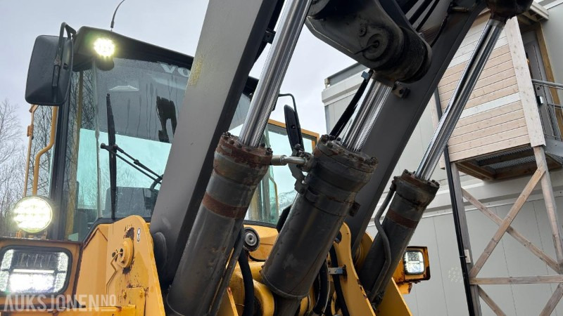 Volvo L90C Hjullaster – 6125 timer – Pallegaffel – Volvo TD63 - Cargadora de ruedas: foto 2 Volvo L90C Hjullaster – 6125 timer – Pallegaffel – Volvo TD63 - Cargadora de ruedas: foto 2