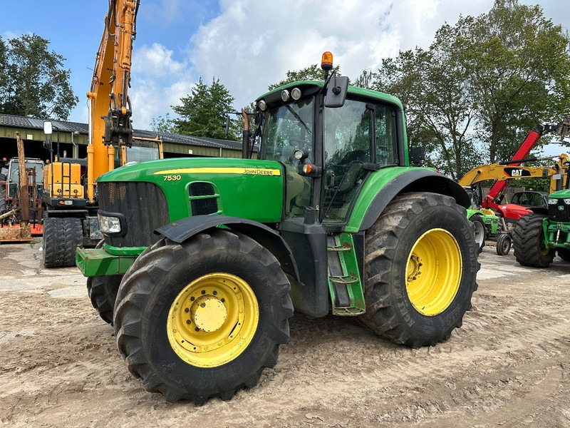 John Deere 7530 Premium AP - Tractor: foto 1 John Deere 7530 Premium AP - Tractor: foto 1