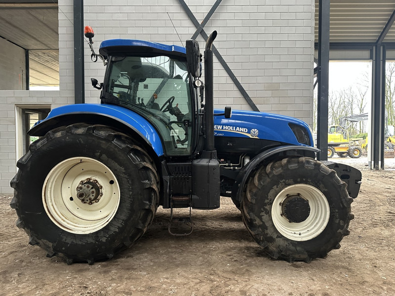 New Holland T7.250 - Tractor: foto 4 New Holland T7.250 - Tractor: foto 4