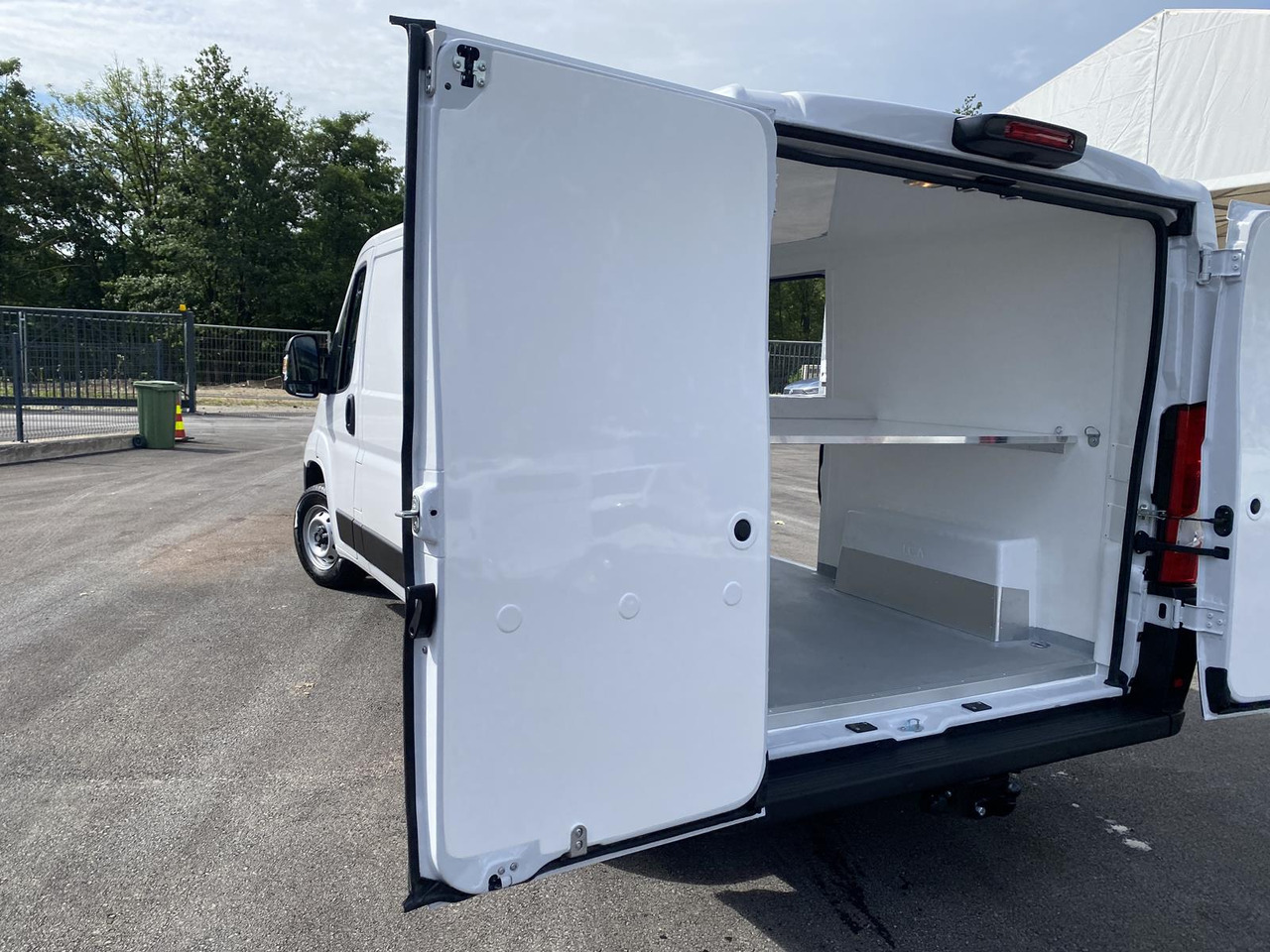 FIAT DUCATO L2H1 140PS | ISOLIERUNG OHNE KÜHLAGGREGAT - Frigorífico furgoneta: foto 4 FIAT DUCATO L2H1 140PS | ISOLIERUNG OHNE KÜHLAGGREGAT - Frigorífico furgoneta: foto 4