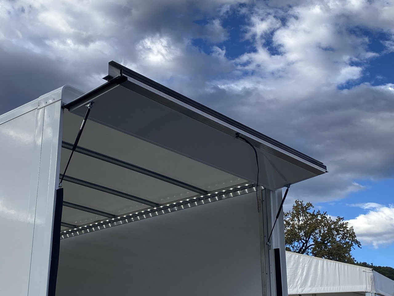 Furgoneta nuevo MAN TGE 3.180 RS4490 1+2, 180PS, 2.0L | ALU-BOX 4200mm + LADERAMPE: foto 6