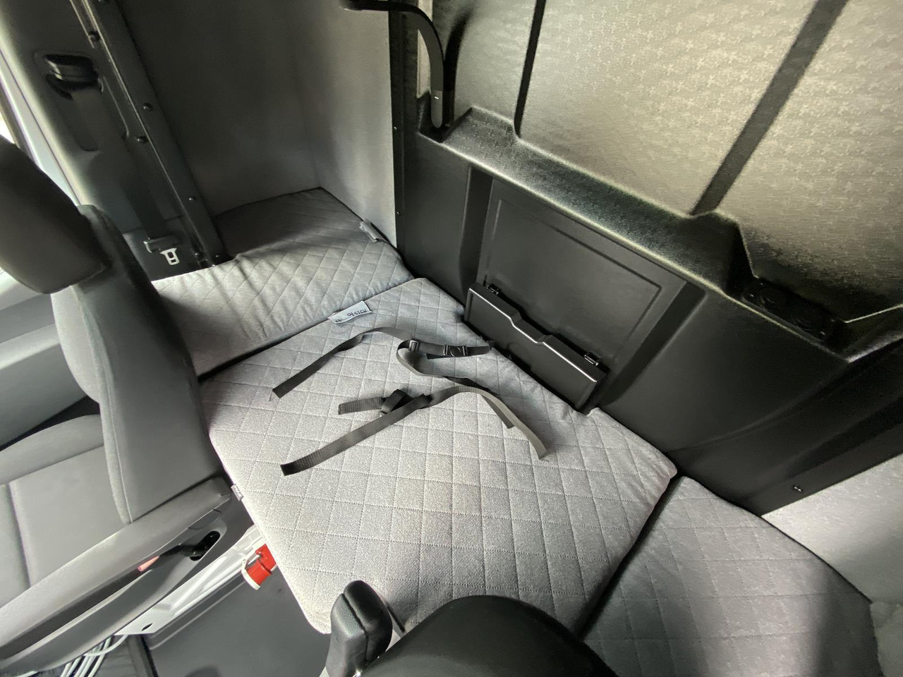 Leasing financiero de MERCEDES BENZ SPRINTER  317 CDI | DOPPELREGIME TIEFKÜHLKOFFER + BACKSLEEPER leasing MERCEDES BENZ SPRINTER  317 CDI | DOPPELREGIME TIEFKÜHLKOFFER + BACKSLEEPER: foto 8