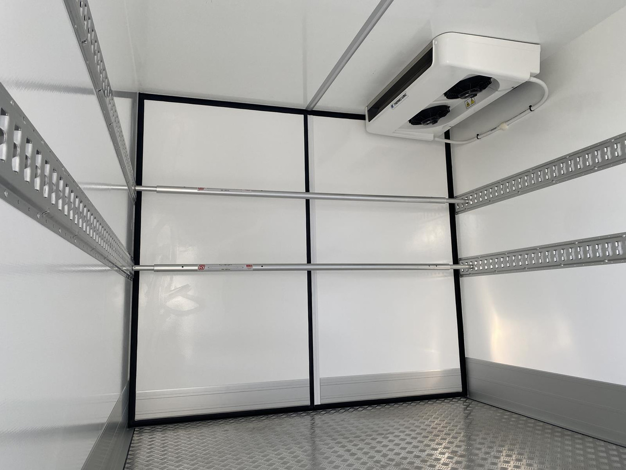 Leasing financiero de MERCEDES BENZ SPRINTER  317 CDI | DOPPELREGIME TIEFKÜHLKOFFER + BACKSLEEPER leasing MERCEDES BENZ SPRINTER  317 CDI | DOPPELREGIME TIEFKÜHLKOFFER + BACKSLEEPER: foto 6