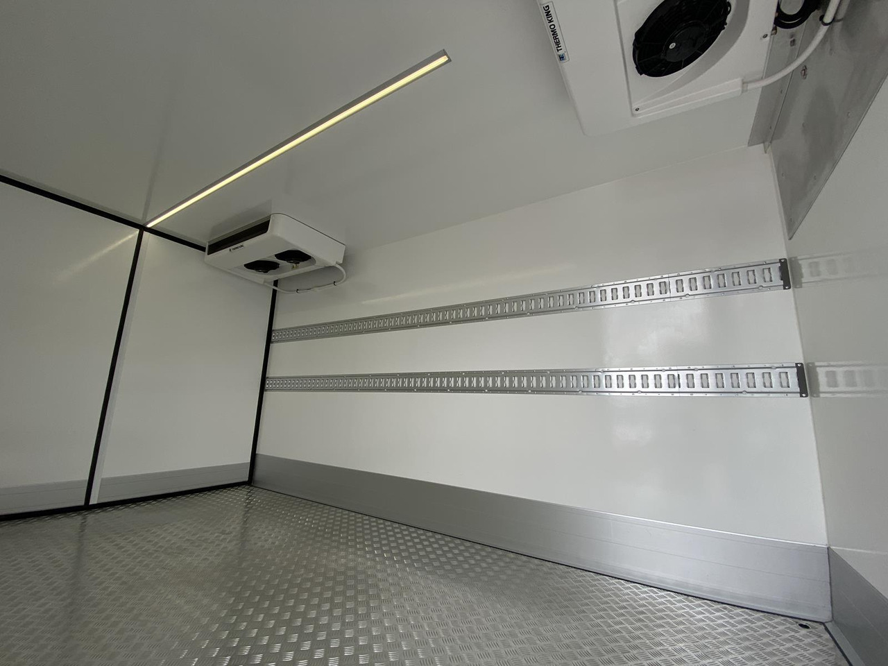 Leasing financiero de MERCEDES BENZ SPRINTER  317 CDI | DOPPELREGIME TIEFKÜHLKOFFER + BACKSLEEPER leasing MERCEDES BENZ SPRINTER  317 CDI | DOPPELREGIME TIEFKÜHLKOFFER + BACKSLEEPER: foto 19