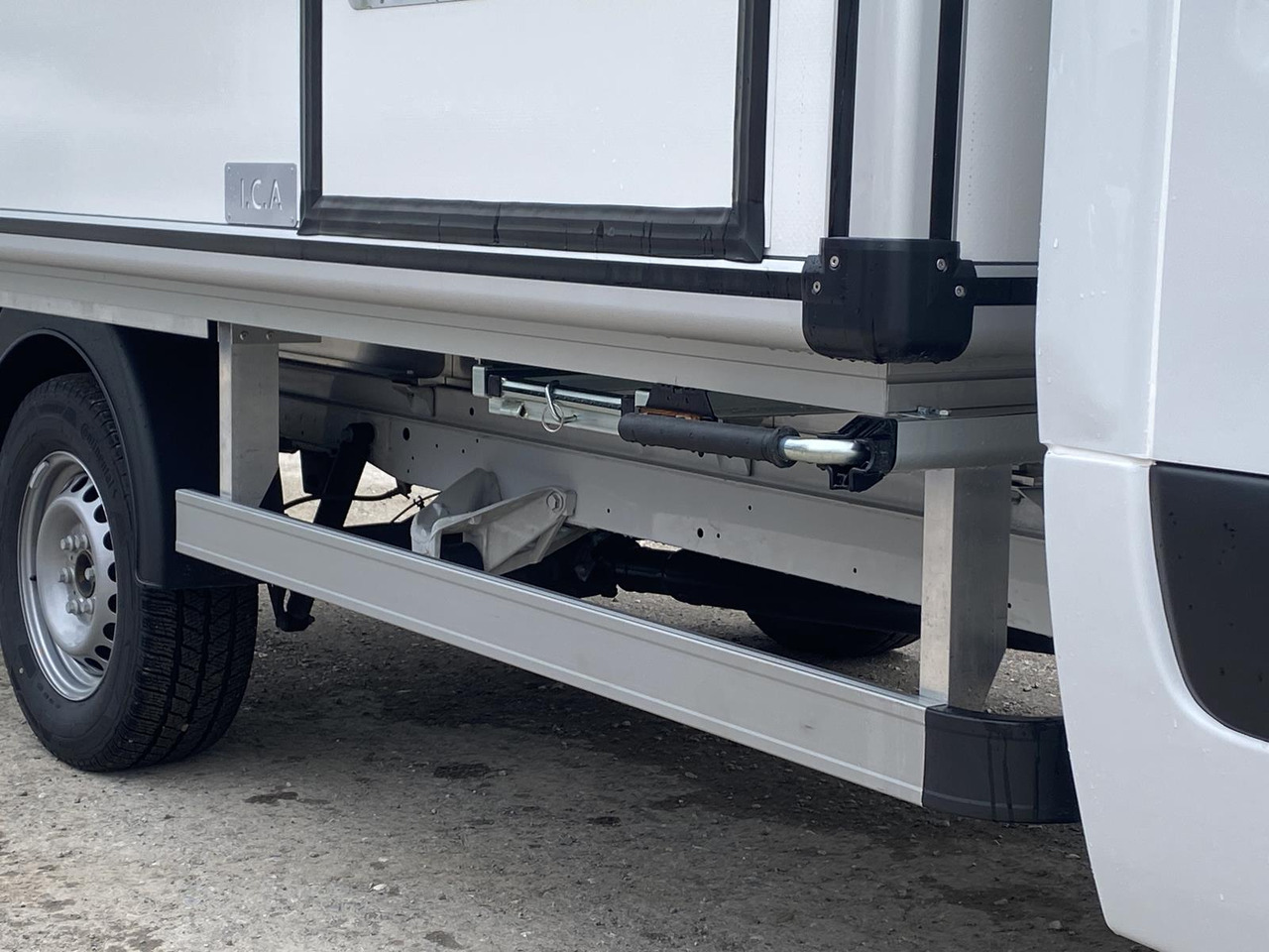 Leasing financiero de MERCEDES BENZ SPRINTER  317 CDI | DOPPELREGIME TIEFKÜHLKOFFER + BACKSLEEPER leasing MERCEDES BENZ SPRINTER  317 CDI | DOPPELREGIME TIEFKÜHLKOFFER + BACKSLEEPER: foto 29