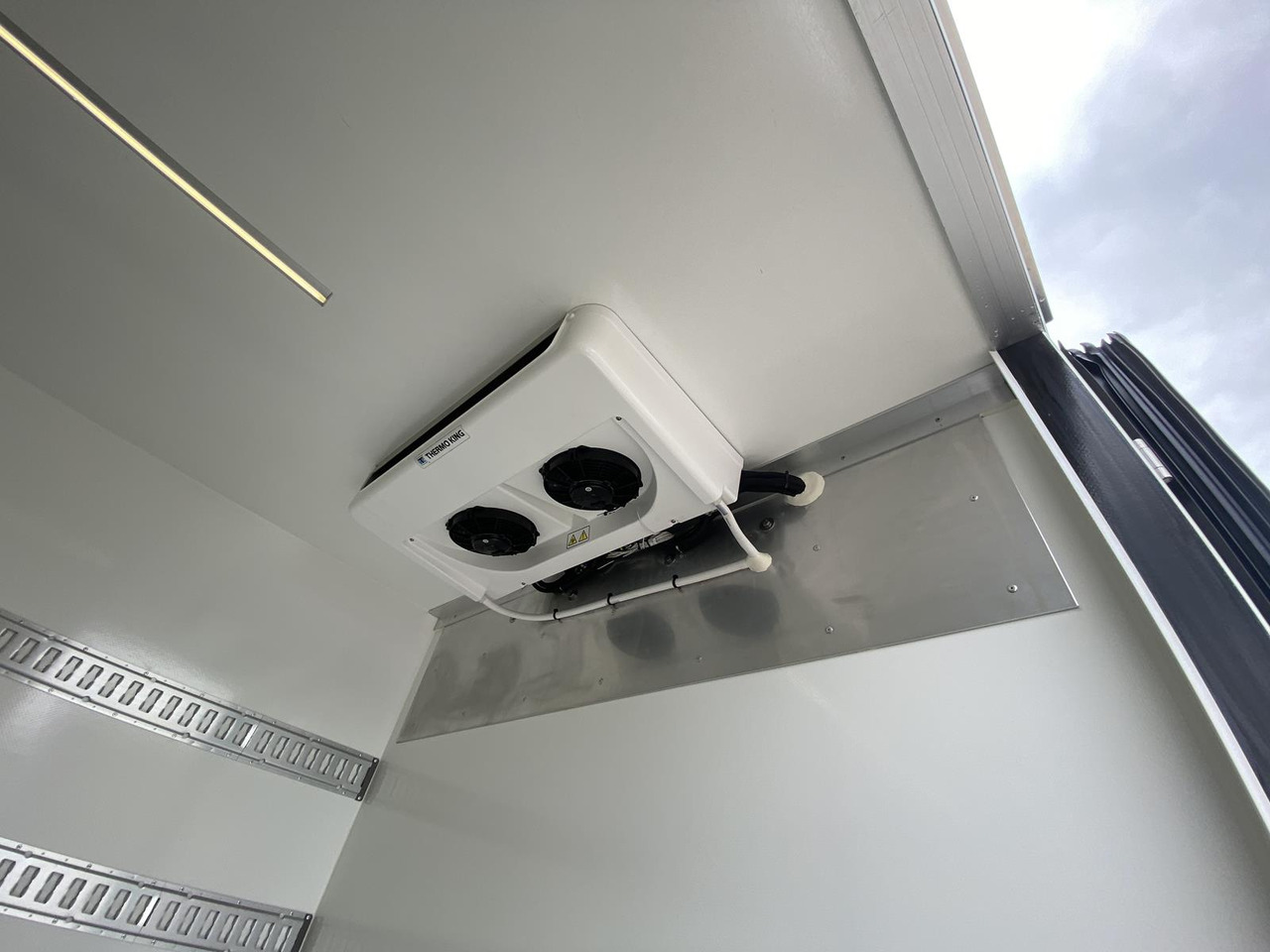 Leasing financiero de MERCEDES BENZ SPRINTER  317 CDI | DOPPELREGIME TIEFKÜHLKOFFER + BACKSLEEPER leasing MERCEDES BENZ SPRINTER  317 CDI | DOPPELREGIME TIEFKÜHLKOFFER + BACKSLEEPER: foto 20