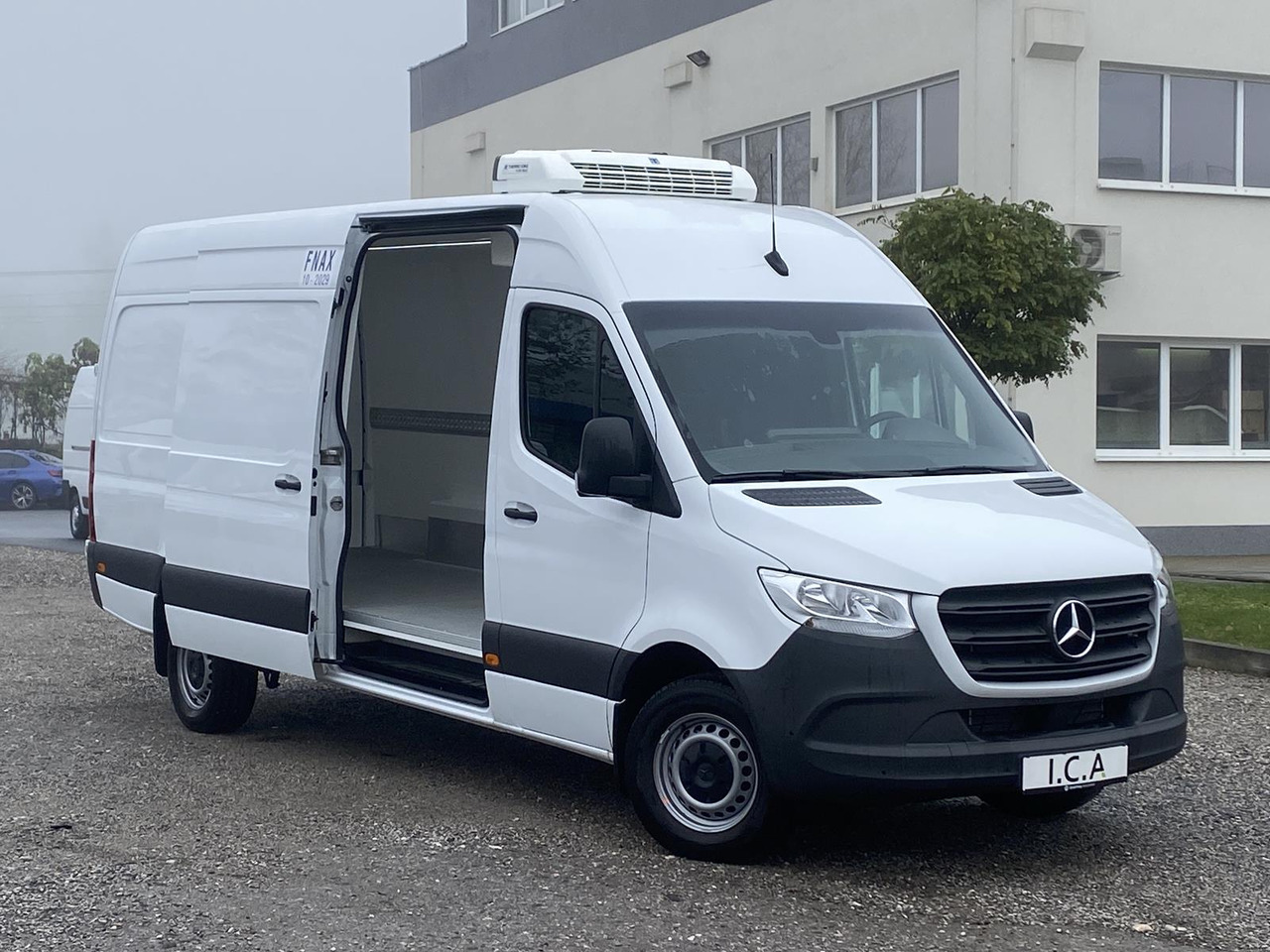 MERCEDES-BENZ SPRINTER 317 CDI L4H3 170PS AUTOMATIK FRISCHDIENST + KONVEKTA FK 3022 12-220V - Frigorífico furgoneta: foto 4 MERCEDES-BENZ SPRINTER 317 CDI L4H3 170PS AUTOMATIK FRISCHDIENST + KONVEKTA FK 3022 12-220V - Frigorífico furgoneta: foto 4