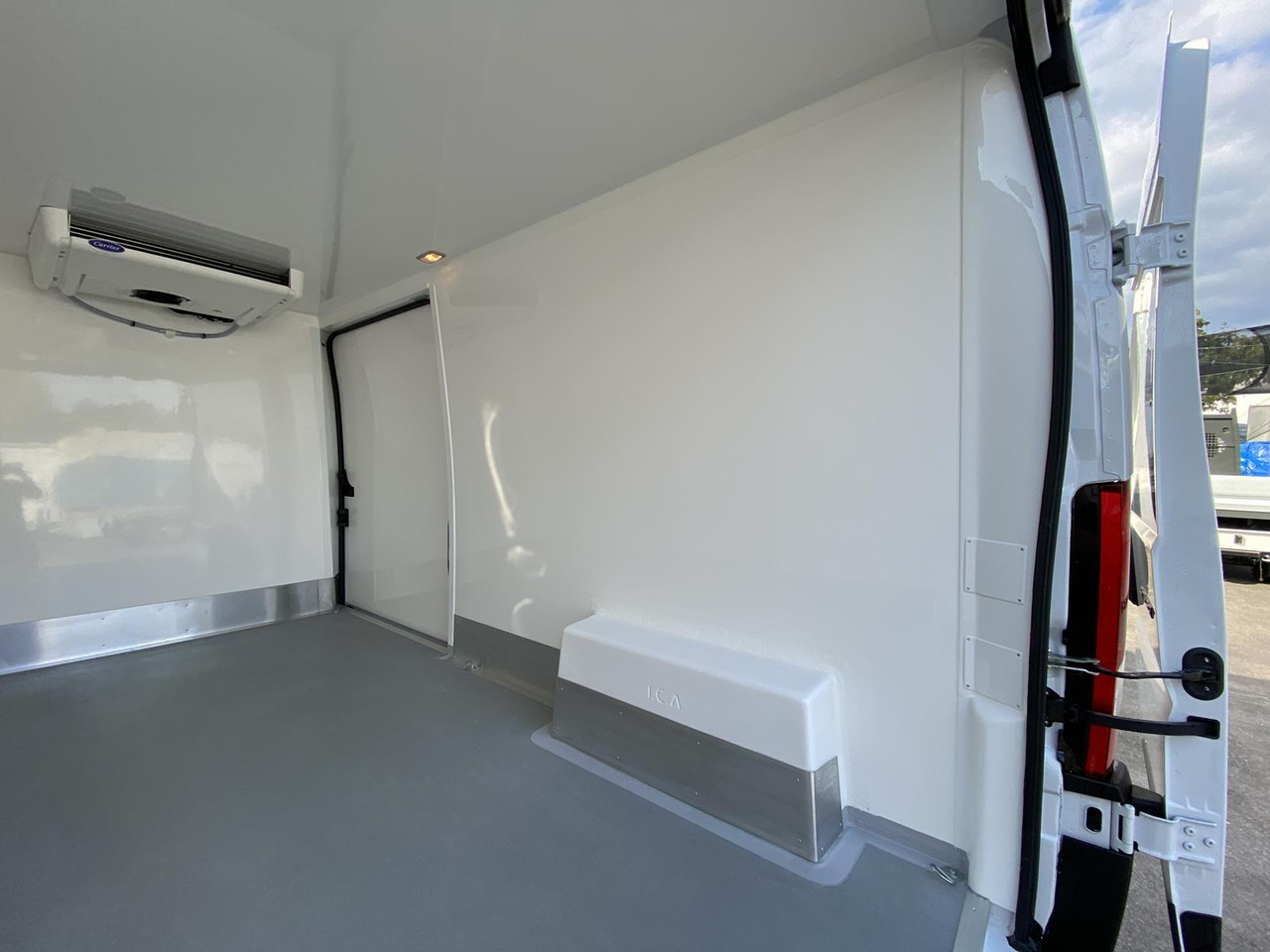 PEUGEOT BOXER L3H2 180PS CONFORT 335 / FRISCHDIENST BIS 0 + XARIOS 300 12-230V - Frigorífico furgoneta: foto 2 PEUGEOT BOXER L3H2 180PS CONFORT 335 / FRISCHDIENST BIS 0 + XARIOS 300 12-230V - Frigorífico furgoneta: foto 2