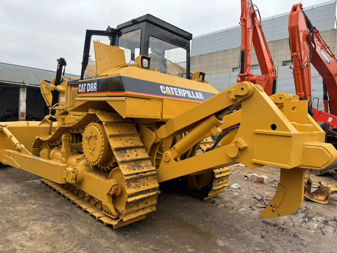 Caterpillar CAT D8R D8T D7H D7R D7G D7R D7E Used Bulldozer in Excellent Work Condition for Slae - Bulldozer: foto 2 Caterpillar CAT D8R D8T D7H D7R D7G D7R D7E Used Bulldozer in Excellent Work Condition for Slae - Bulldozer: foto 2