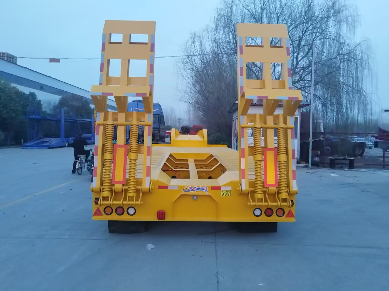 ZHICHENG Semi Flat Bed New or Used Low Bed in Length 8m,10,12m, 14m, 16m - Góndola rebajadas semirremolque: foto 3 ZHICHENG Semi Flat Bed New or Used Low Bed in Length 8m,10,12m, 14m, 16m - Góndola rebajadas semirremolque: foto 3
