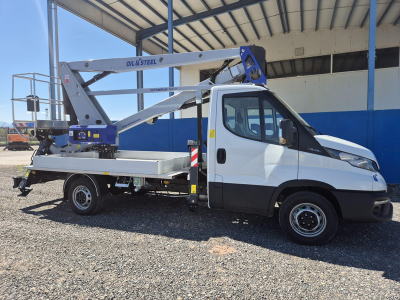 Iveco 35-140 Oil & Steel Snake 189 - Camión, Camión grúa: foto 2 Iveco 35-140 Oil & Steel Snake 189 - Camión, Camión grúa: foto 2