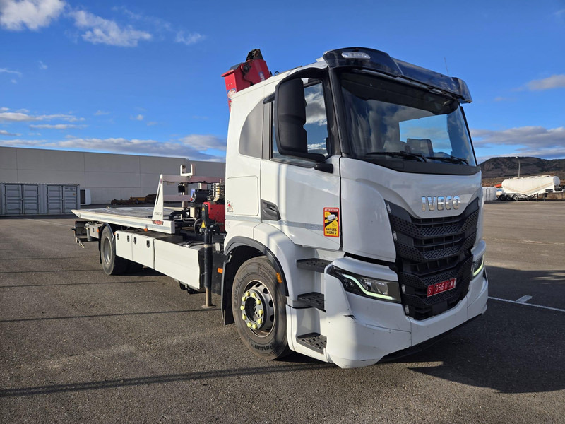 Iveco X-WAY AT190S/FP - Portavehículos camión: foto 1 Iveco X-WAY AT190S/FP - Portavehículos camión: foto 1