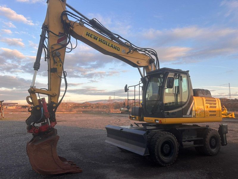 New Holland WE170B ** solo 2.543 horas, Rototilt** - Excavadora de ruedas: foto 4 New Holland WE170B ** solo 2.543 horas, Rototilt** - Excavadora de ruedas: foto 4