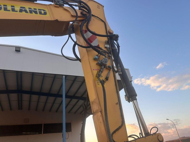 New Holland WE170B ** solo 2.543 horas, Rototilt** - Excavadora de ruedas: foto 5 New Holland WE170B ** solo 2.543 horas, Rototilt** - Excavadora de ruedas: foto 5