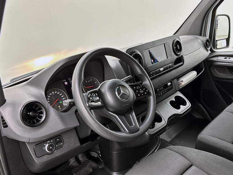 Mercedes-Benz Sprinter 314 2.2 CDI L2H2 Automaat Laadlift Omvormer 220v Luchtgeveerde stoel Navigatie MBUX Camera - Furgón: foto 4 Mercedes-Benz Sprinter 314 2.2 CDI L2H2 Automaat Laadlift Omvormer 220v Luchtgeveerde stoel Navigatie MBUX Camera - Furgón: foto 4