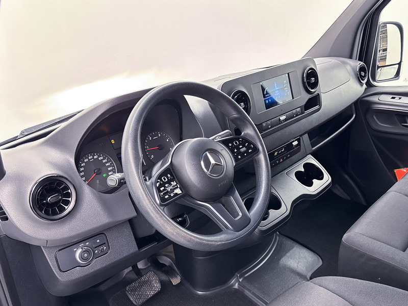 Mercedes-Benz Sprinter 315 1.9 CDI L2H2 3.5t trekgewicht Achteruitrijcamera Betimmering Apple Carplay/Android Auto Cruise Control - Furgoneta pequeña: foto 5 Mercedes-Benz Sprinter 315 1.9 CDI L2H2 3.5t trekgewicht Achteruitrijcamera Betimmering Apple Carplay/Android Auto Cruise Control - Furgoneta pequeña: foto 5