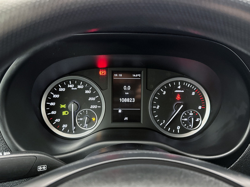 Mercedes-Benz Vito 116 CDI Lang Navigatie Camera + sensoren Cruise control Trekhaak Cruise control - Furgoneta pequeña: foto 5 Mercedes-Benz Vito 116 CDI Lang Navigatie Camera + sensoren Cruise control Trekhaak Cruise control - Furgoneta pequeña: foto 5