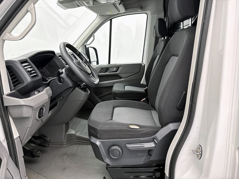 Volkswagen Crafter 35 2.0 TDI L3H3 Navigatie Inrichting Achteruitrijcamera met sensoren Cruise control - Furgón: foto 4 Volkswagen Crafter 35 2.0 TDI L3H3 Navigatie Inrichting Achteruitrijcamera met sensoren Cruise control - Furgón: foto 4