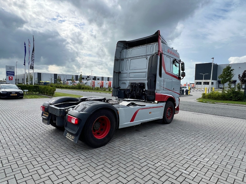 DAF XF 440 4X2 trekker Hydraulic / Standclima /Only 677.000km - Cabeza tractora: foto 5 DAF XF 440 4X2 trekker Hydraulic / Standclima /Only 677.000km - Cabeza tractora: foto 5