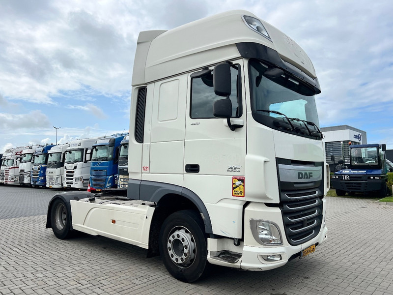 DAF XF 460 4x2 Trekker SSC / 2x Tank / full spoiler - Cabeza tractora: foto 3 DAF XF 460 4x2 Trekker SSC / 2x Tank / full spoiler - Cabeza tractora: foto 3