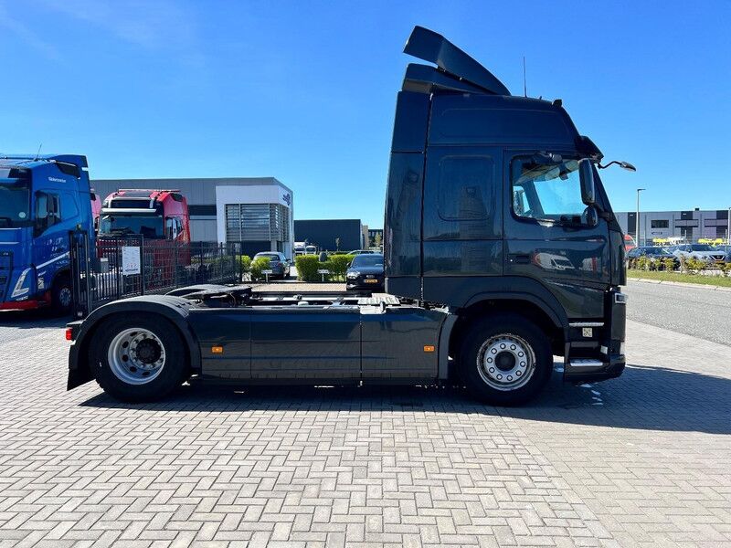 Volvo FM 370 4x2 trekker Globetrotter / 2x Tank / Full Spoiler - Cabeza tractora: foto 4 Volvo FM 370 4x2 trekker Globetrotter / 2x Tank / Full Spoiler - Cabeza tractora: foto 4