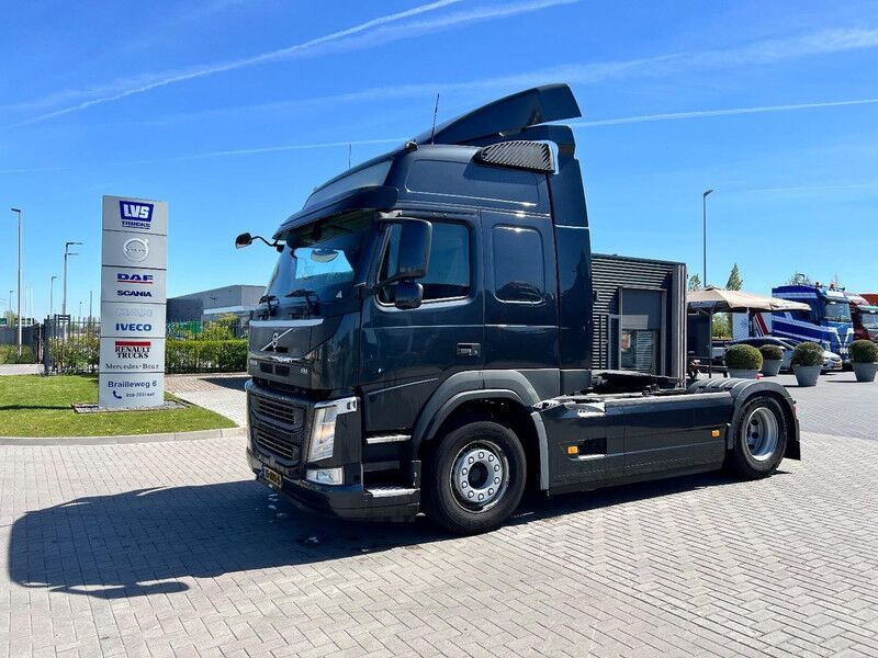 Volvo FM 370 4x2 trekker Globetrotter / 2x Tank / Full Spoiler - Cabeza tractora: foto 1 Volvo FM 370 4x2 trekker Globetrotter / 2x Tank / Full Spoiler - Cabeza tractora: foto 1