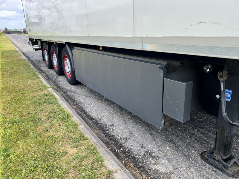 Kögel 3 - assige koeloplegger Carrier vector 1550 - Frigorífico semirremolque: foto 4 Kögel 3 - assige koeloplegger Carrier vector 1550 - Frigorífico semirremolque: foto 4